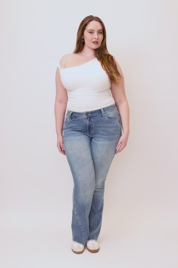 Women's Plus Low Rise Frayed Hem Flare Jeans - Image 7