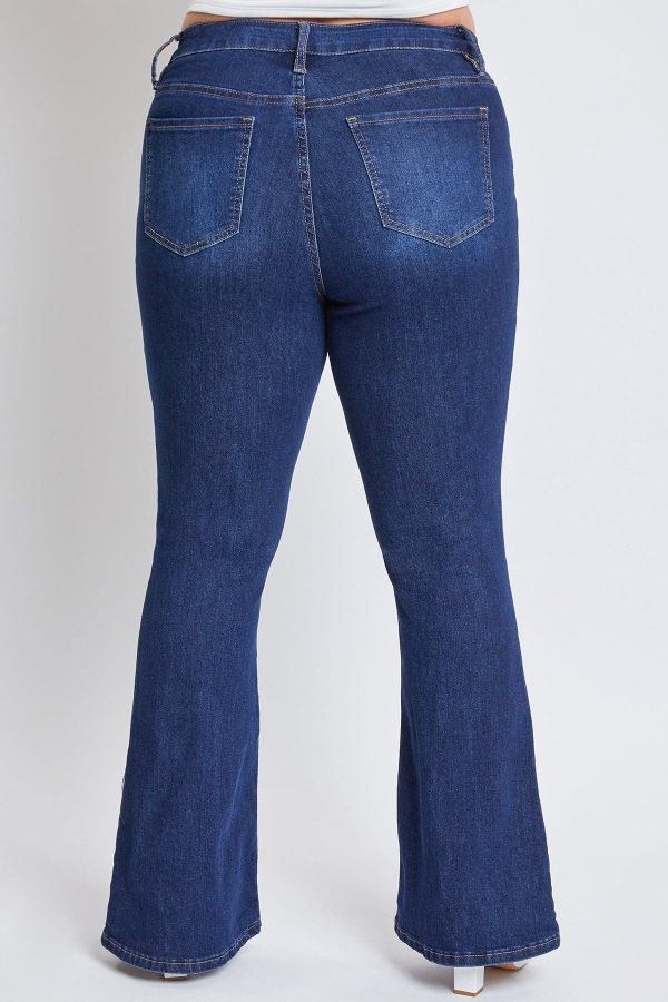 Women's Plus Size Basic Flare Jeans - Image 4