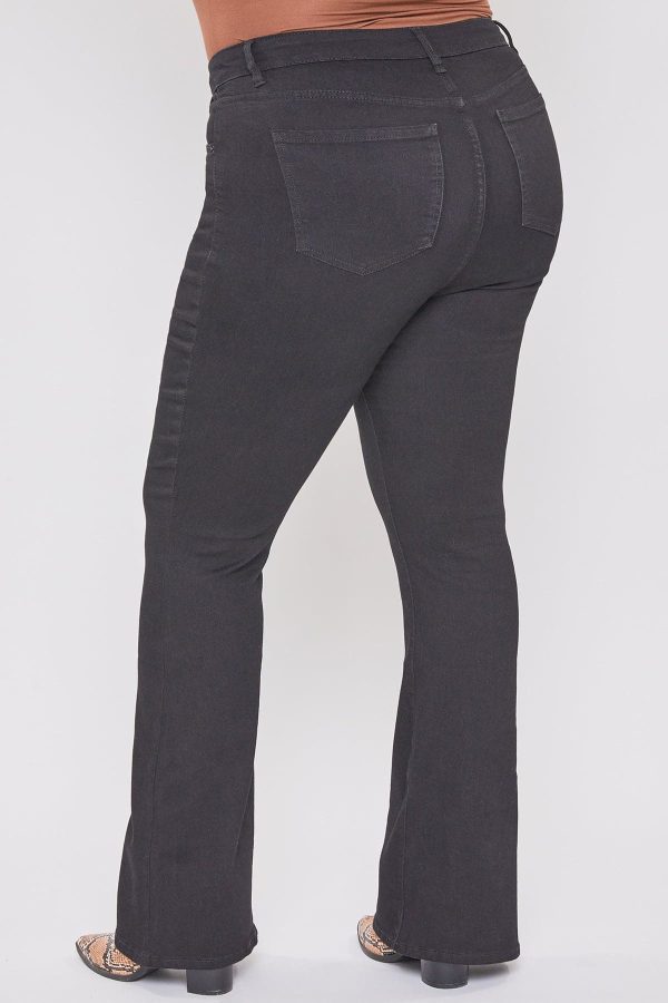 Women's Plus Size Basic Flare Jeans - Image 3