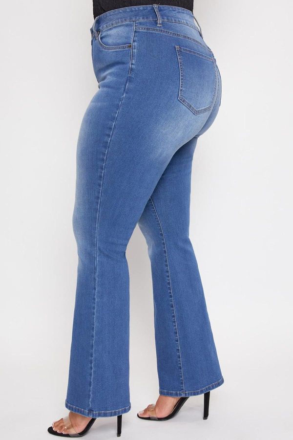 Women's Plus Size Basic Flare Jeans - Image 3